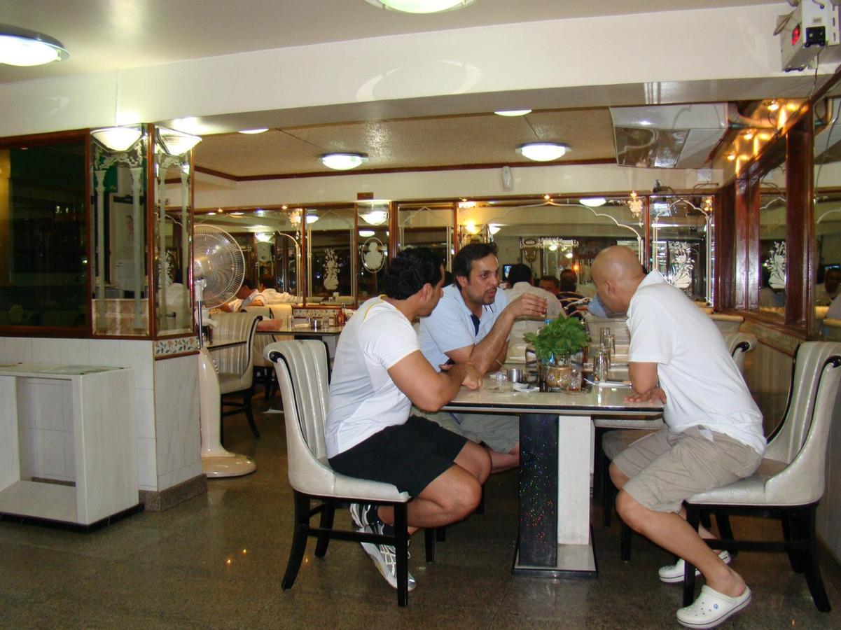 Iraqi Hotel Makkasan Bagian luar foto